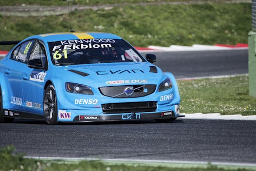 Encouraging first WTCC test for Polestar Cyan Racing