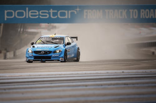 Polestar Cyan Racing on front row of WTCC season start