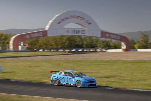 ​Yann Ehrlacher qualifies in the top three for WTCR in Czechia