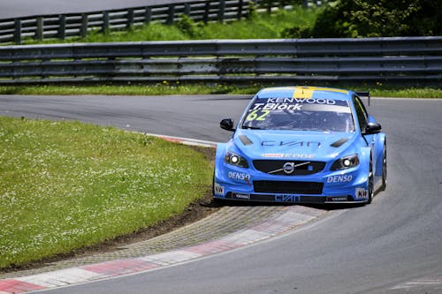 Video: Polestar Cyan Racing tackles