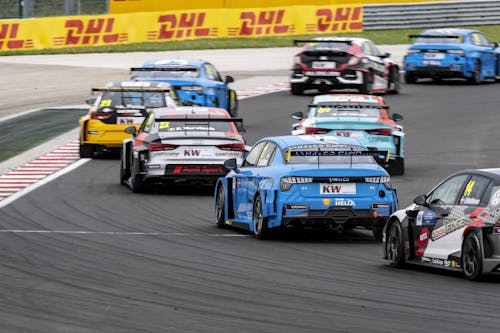 Who will become the 2019 WTCR champion? A stats deep dive into the first season half