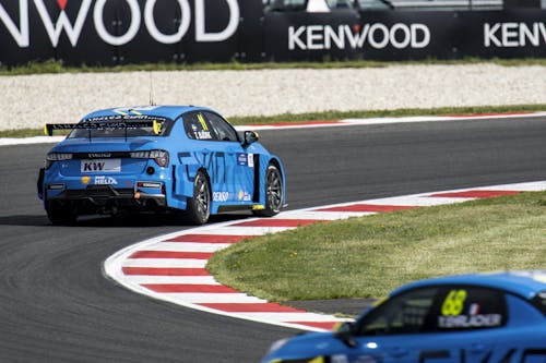 ​Flash report: Thed Björk in the top ten of WTCR practice at Zandvoort
