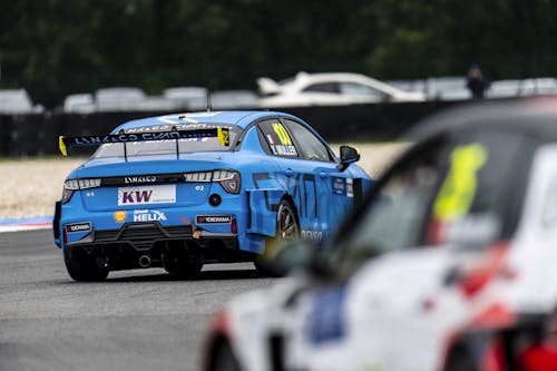 ​Flash report: Yvan Muller climbs nine places in second Slovakiaring race