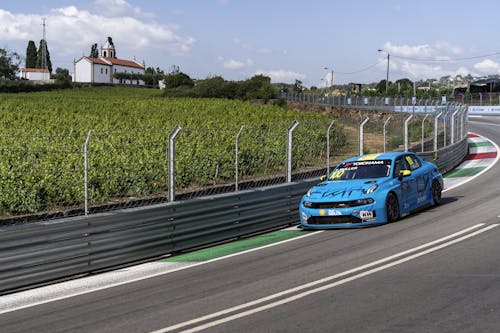 ​Flash report: Yvan Muller fights to fourth in first Vila Real practice