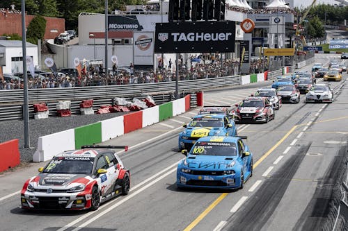 ​Flash report: Yvan Muller claims sixth in second Vila Real race