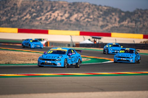 ​Two world titles within grasp for Lynk & Co Cyan Racing in challenging WTCR finale