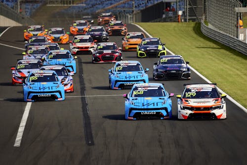 ​Sydney kicks off intense TCR World Tour final sprint for Lynk & Co Cyan Racing