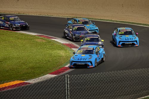 Lynk & Co Cyan Racing heads to Hungaroring for final European TCR World Tour round