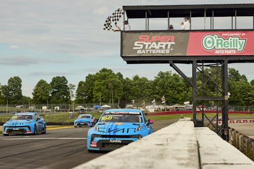 ​Lynk & Co Cyan Racing nets double FIA TCR World Tour win in frantic Mid-Ohio races