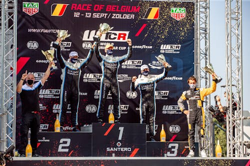 ​Yann Ehrlacher leads historic Lynk & Co Cyan Racing 1-2-3 to double points lead