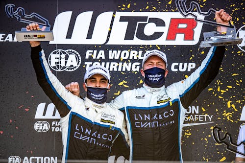 Thed Björk crowns strong WTCR weekend in Spain with victory
