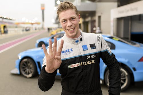 Thed Björk claims front row in final WTCC qualifying of 2016