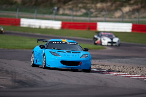 Tough season finale qualifying following technical issues