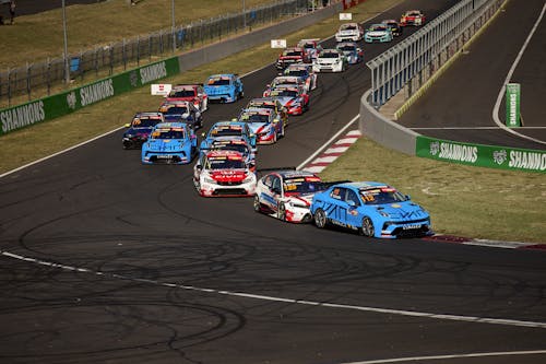 ​Lynk & Co Cyan Racing faces epic title showdown on the streets of Macau