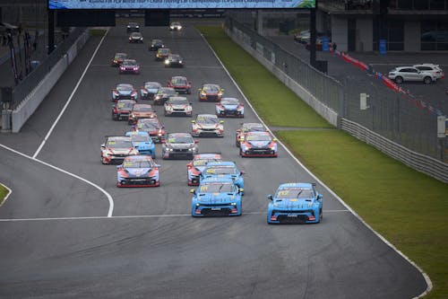 Thed Björk fights wet conditions to claim podium in first Zhuzhou race